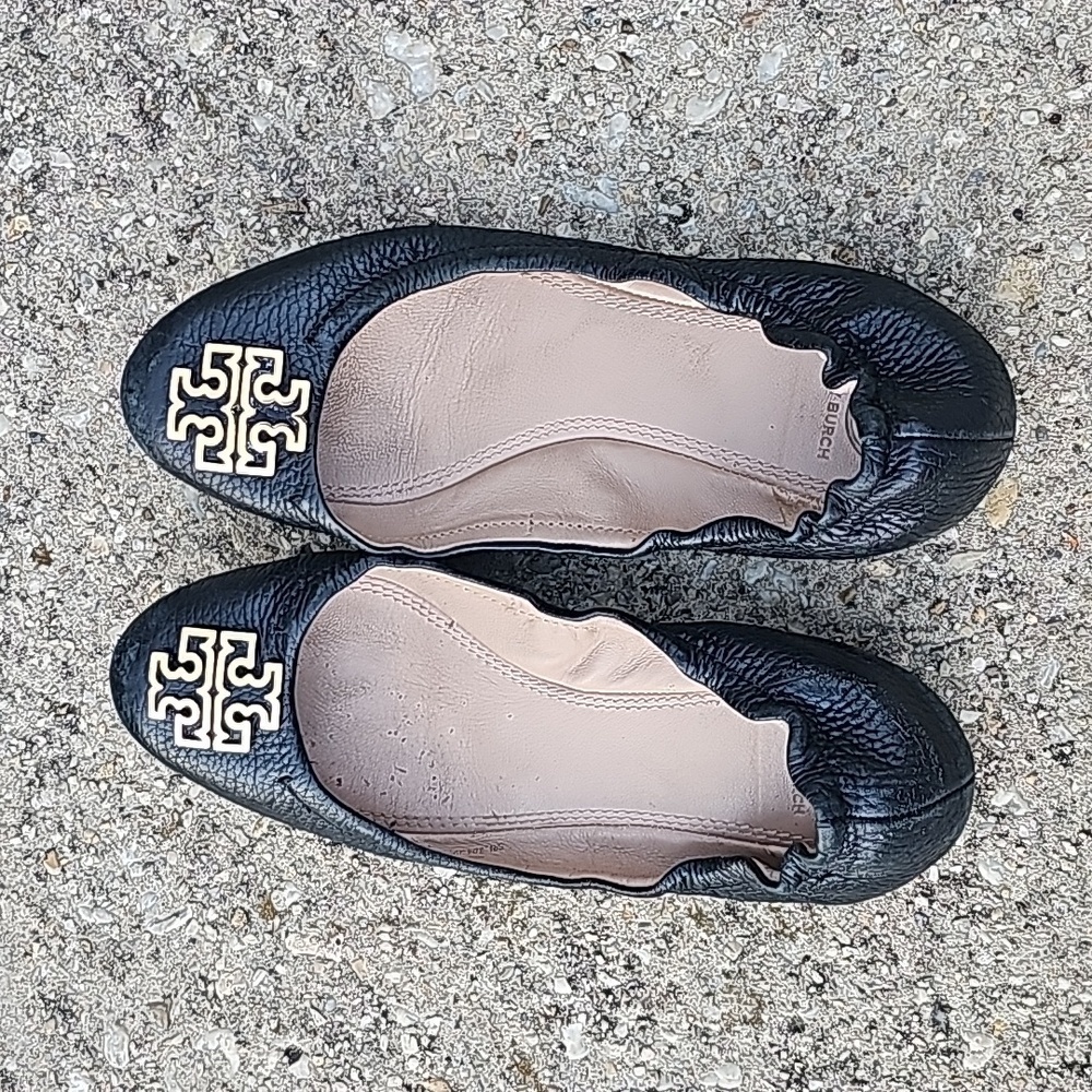 Tory Burch Melinda Ballet Flats Black Leather with Gold Logo Size 7 M - Picture 3 of 8